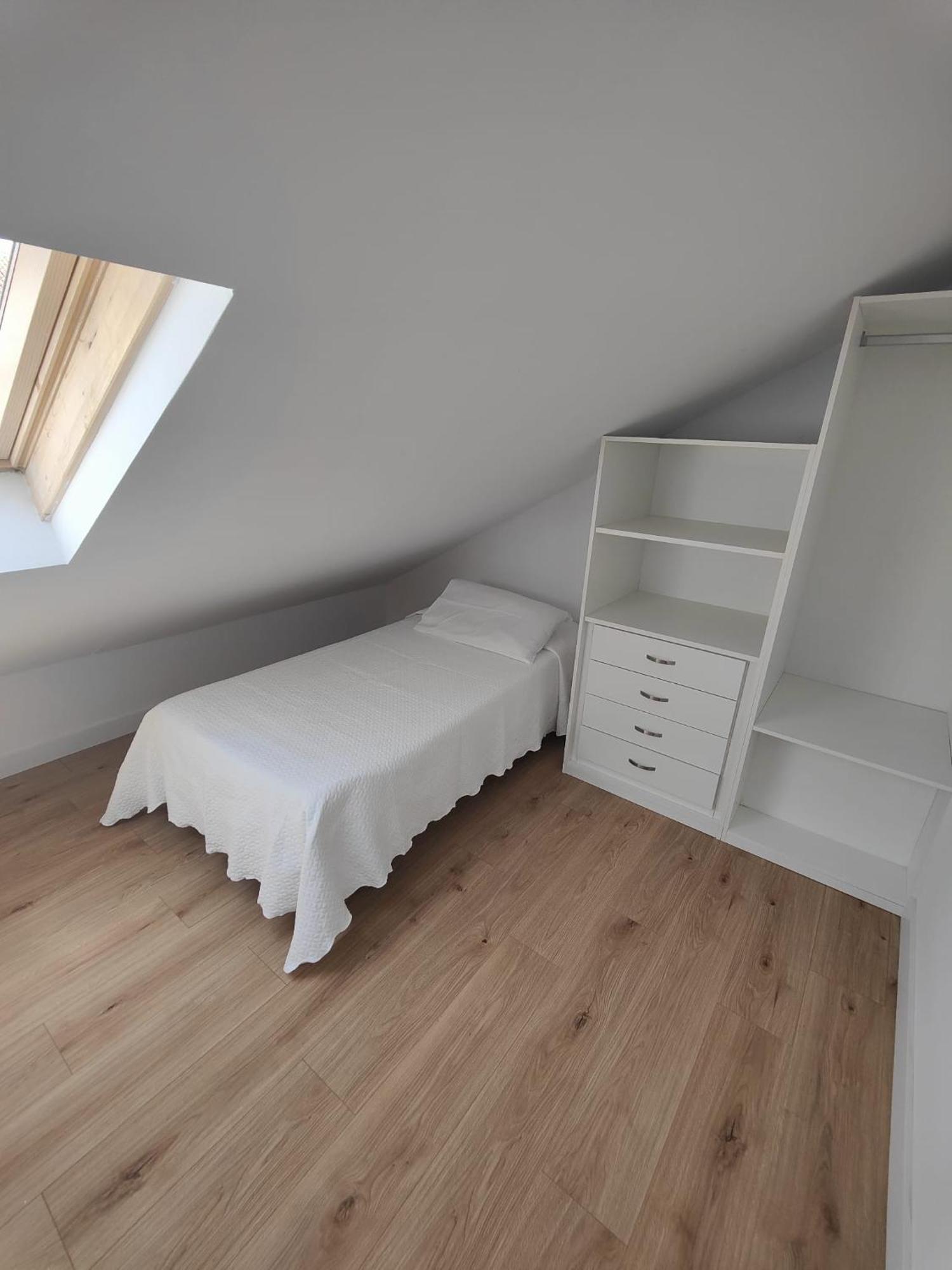 Chalet Con Wifi , Ps4 , Garaje, 5 Dormitorios, 3 Banos, Santiago De Compostela Ngoại thất bức ảnh