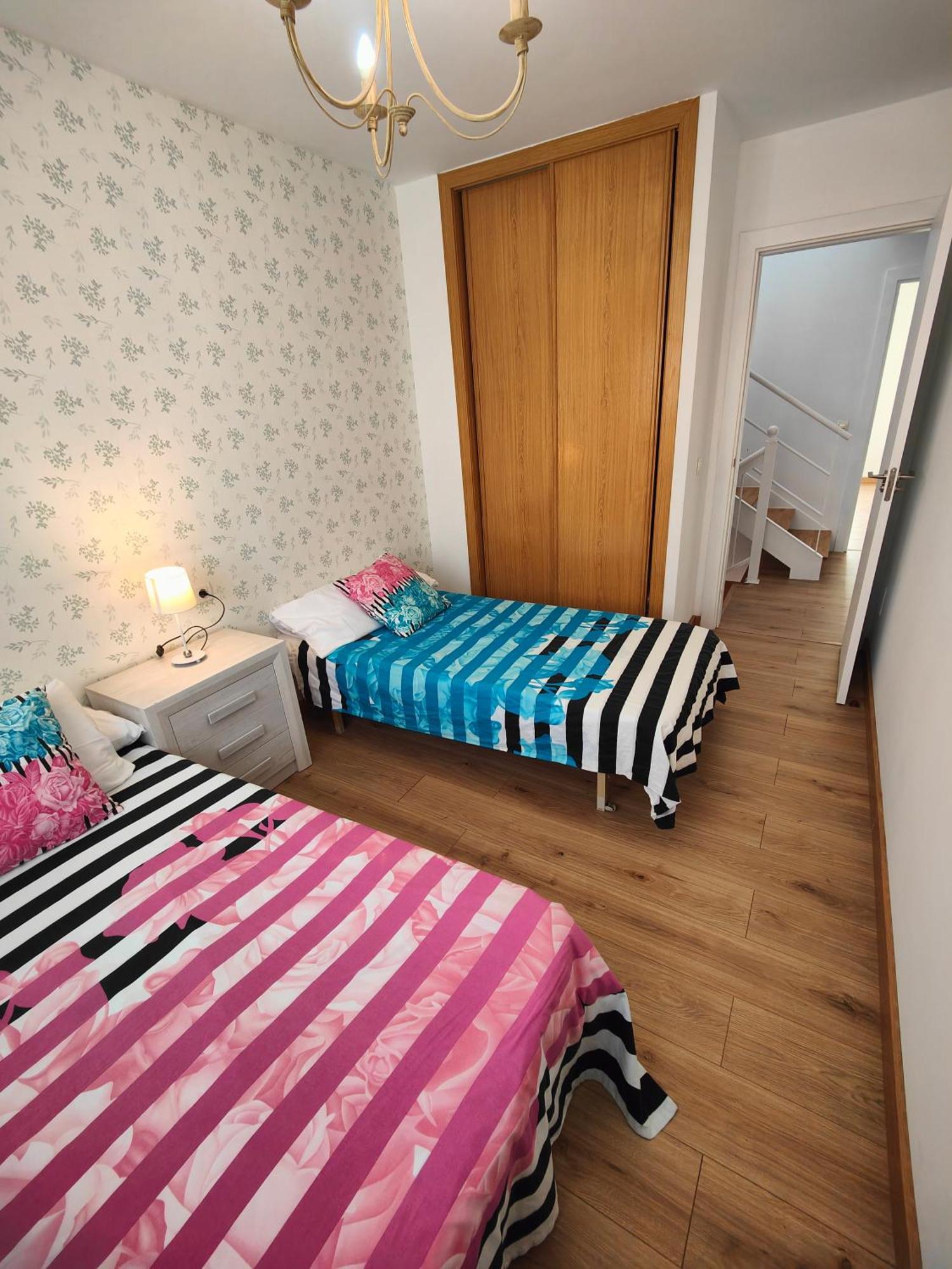 Chalet Con Wifi , Ps4 , Garaje, 5 Dormitorios, 3 Banos, Santiago De Compostela Ngoại thất bức ảnh