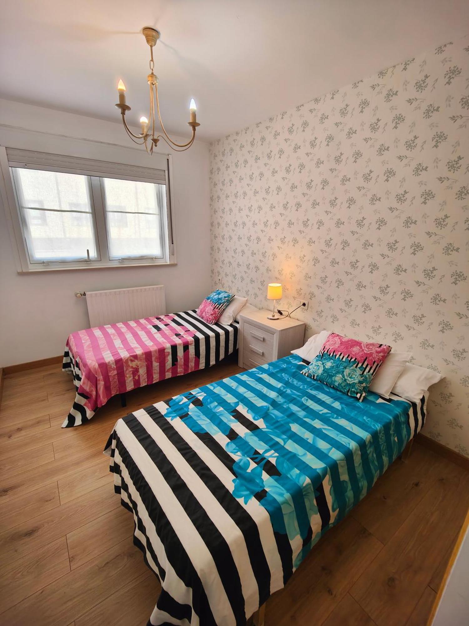Chalet Con Wifi , Ps4 , Garaje, 5 Dormitorios, 3 Banos, Santiago De Compostela Ngoại thất bức ảnh